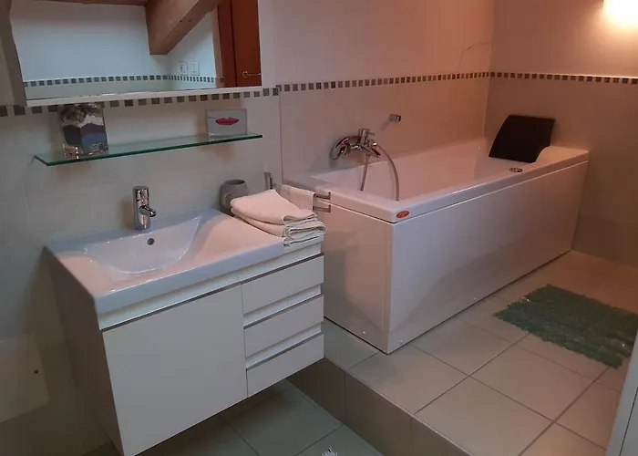 House رافيننا